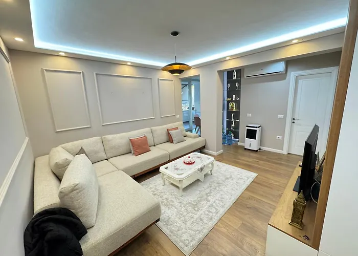 Jolie Center Apartment